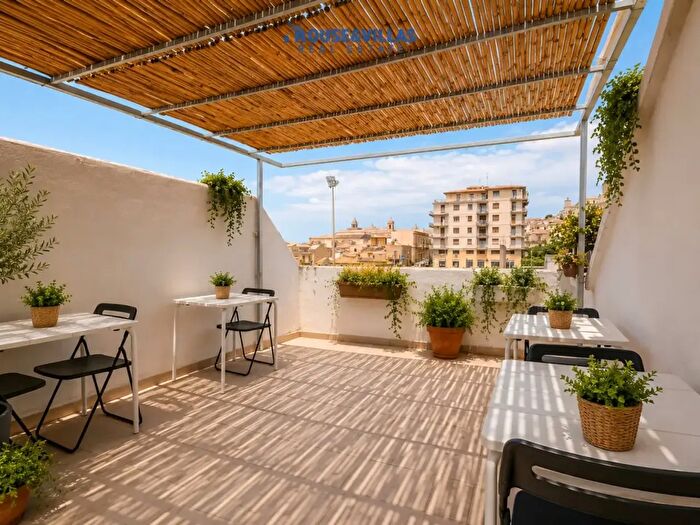Casa con 5 locali in vendita in Via Angelo Cavarra, Noto