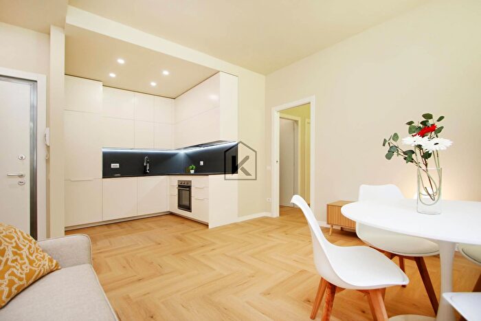 Appartamento bilocale in vendita in Via Lorenteggio, Milano