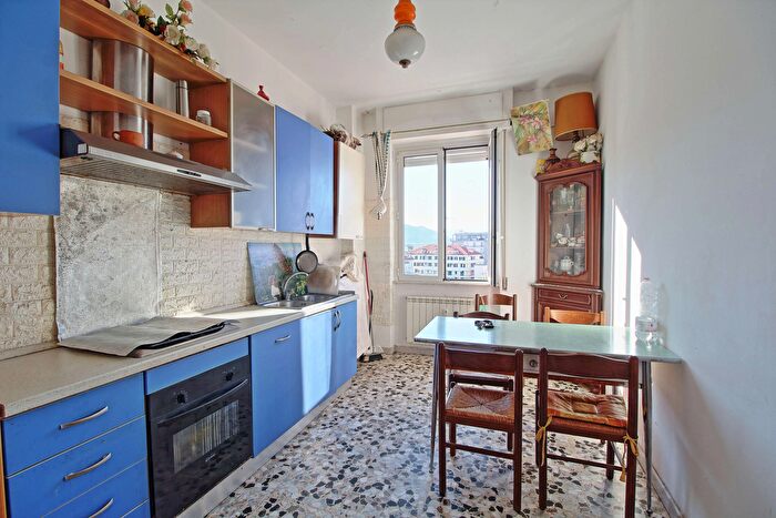 Appartamento trilocale in vendita in Via Dott Nicolari, Albenga