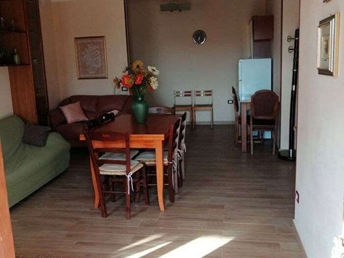 Appartamento trilocale in affitto in Via Don Antonio, Centro, Sellia Marina