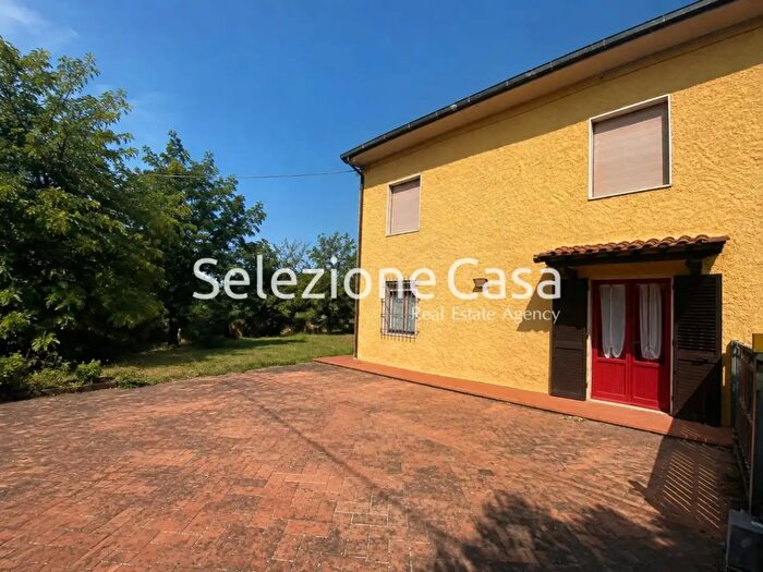 Casa con 9 locali in vendita in Santa Maria A Monte
