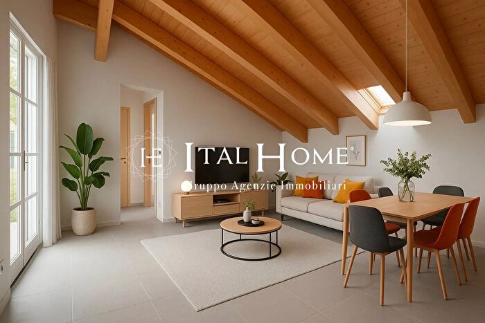 Appartamento trilocale in vendita in Via della Vergine, Airuno