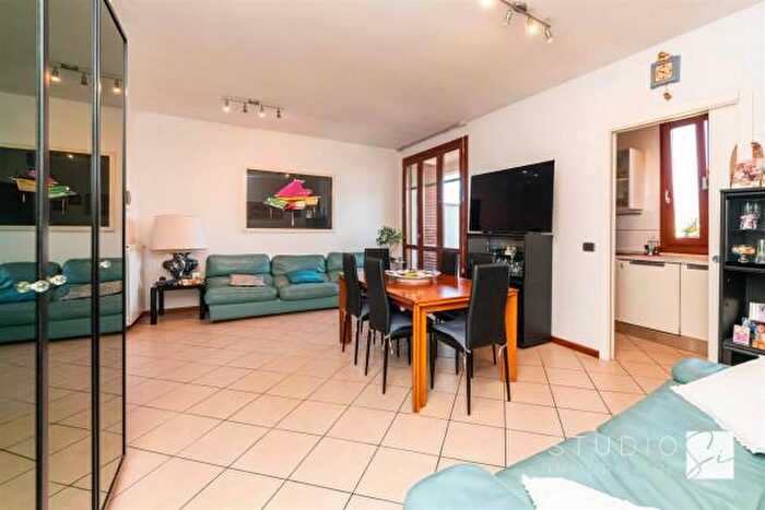 Appartamento trilocale in vendita in Via della Costituzione, Agliana