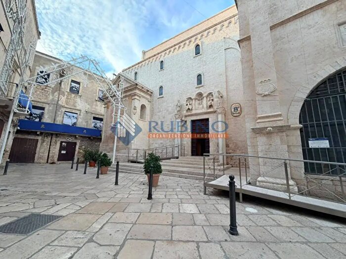 Appartamento quadrilocale in vendita in Via Armando Perotti, Bisceglie