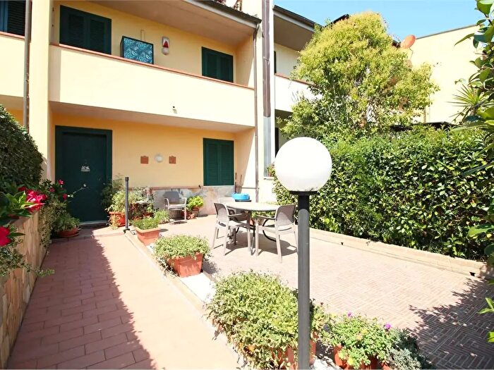 Casa quadrilocale in vendita in Buti