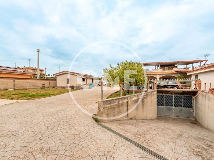 Casa trilocale in vendita in Via Oniferi, Roma