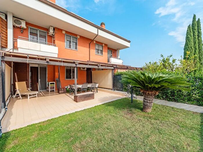 Casa con 5 locali in vendita in Via Padre Fortunato Scipioni, Roma