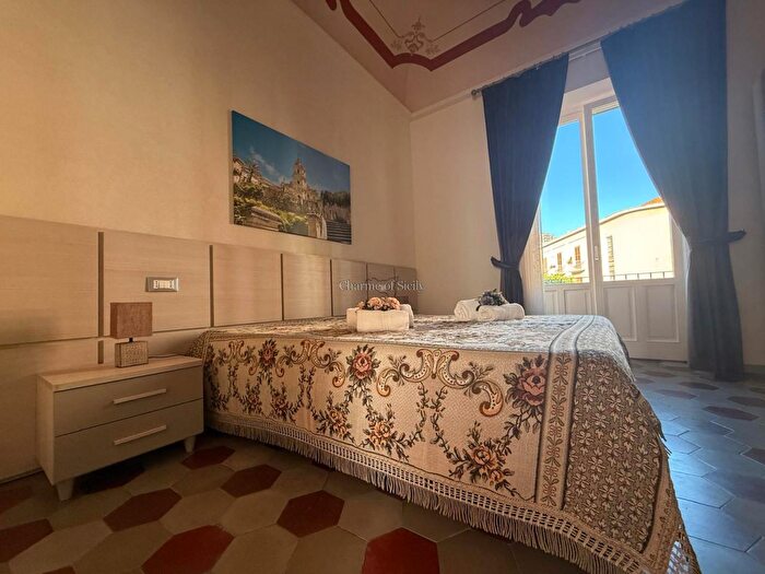 Casa trilocale in vendita in Corso Umberto I, Modica