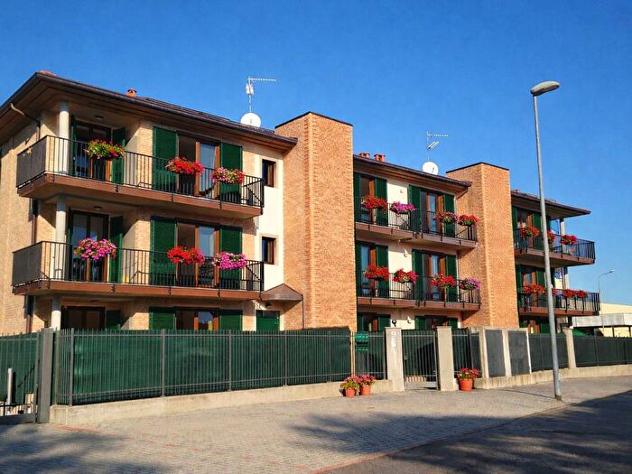 Appartamento bilocale in affitto in Via Pietro Micca, Centro, Tradate