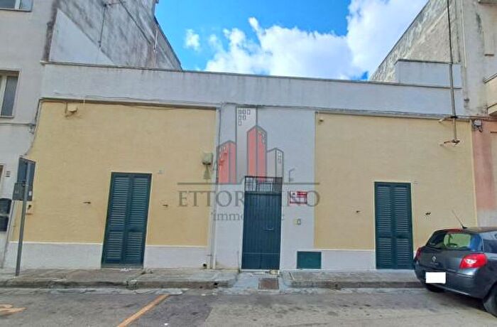 Casa con 5 locali in vendita in Via Calatafimi, Casarano