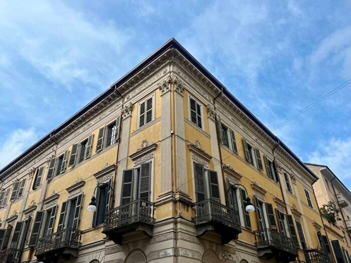 Appartamento quadrilocale in affitto in Via Camillo Benso di Cavour, Via della Rocca, Torino