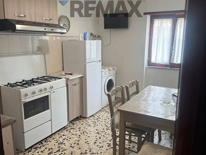 Appartamento trilocale in vendita in Via Pietro Fedele, Minturno