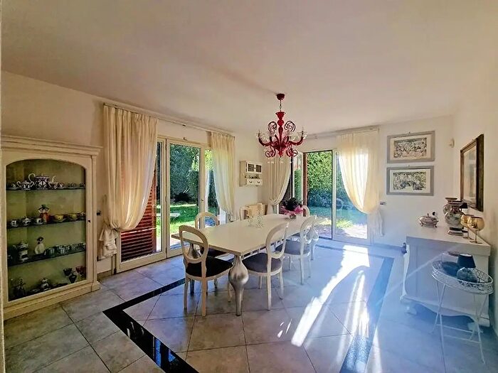 Casa con 11 locali in vendita in BGenovesi Sud, Cascina