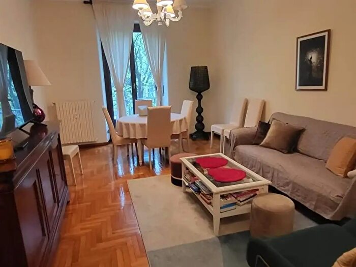 Appartamento trilocale in vendita in Via Cadore, Milano