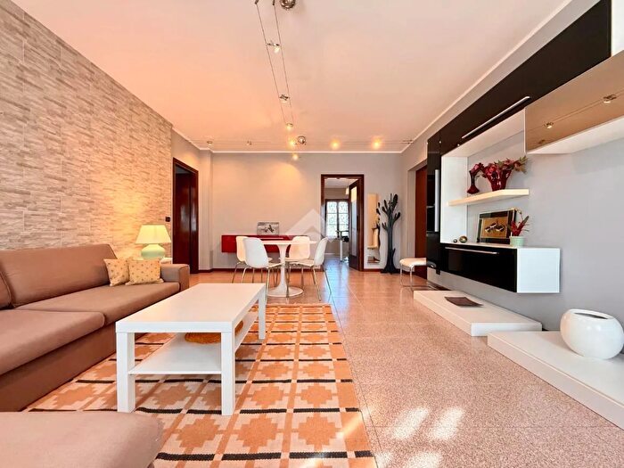 Appartamento con 5 locali in vendita in Via Zambonina, Vigasio