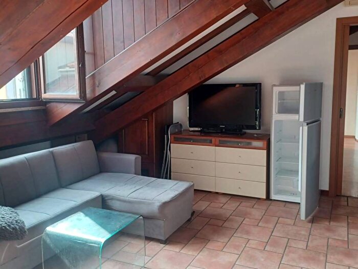 Appartamento trilocale in affitto in Via Giuseppe Ripamonti, Porta Romana Medaglie dOro, Milano