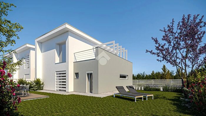 Casa con 5 locali in vendita in Rotonda Gandhi, Calderara Di Reno