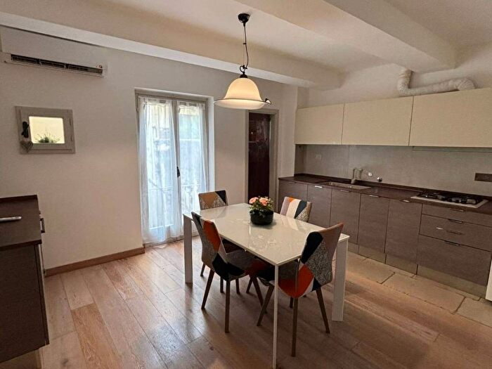 Appartamento quadrilocale in affitto in Borgo Ognissanti, Borgo Ognissanti Il Prato, Firenze