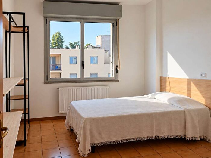 Appartamento con 5 locali in affitto in Via Amico Aspertini, Torre Angela, Roma