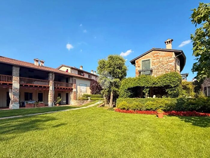 Appartamento trilocale in vendita in Via Montegrappa, Calvagese Della Riviera
