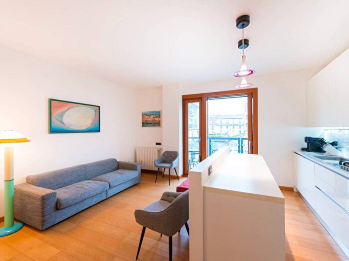 Appartamento bilocale in affitto in Via Cola Montano, Isola, Milano