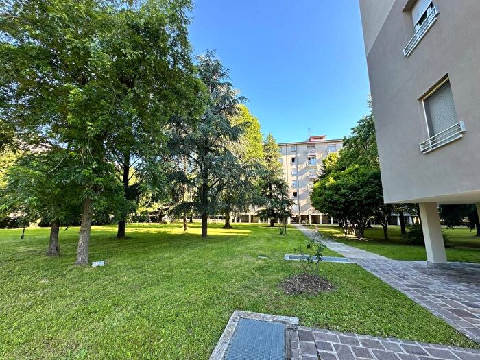 Appartamento trilocale in affitto in Via Lampugnano, Trenno, Milano