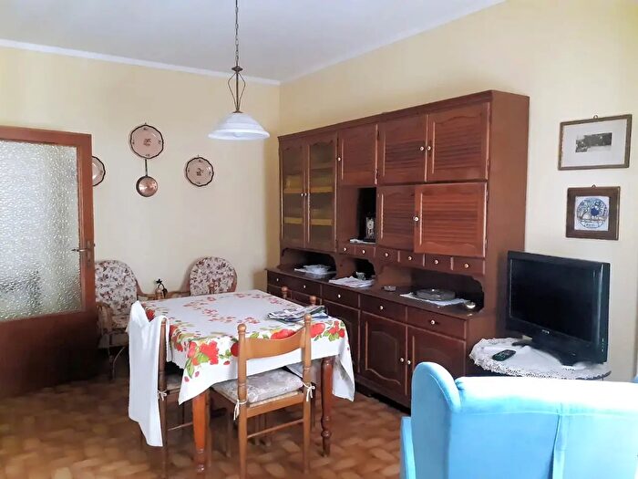 Appartamento quadrilocale in vendita in Piazza Dante, Chiusi