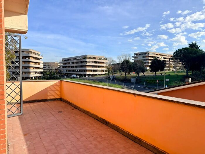 Appartamento trilocale in vendita in Via Giambattista Gelli, Roma