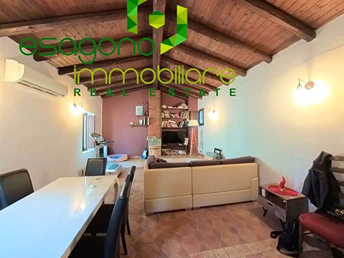 Appartamento trilocale in vendita in Via Campisi, Siracusa