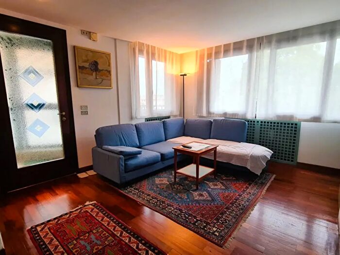 Appartamento con 5 locali in vendita in Piazzetta Podgora, Castelfranco Veneto