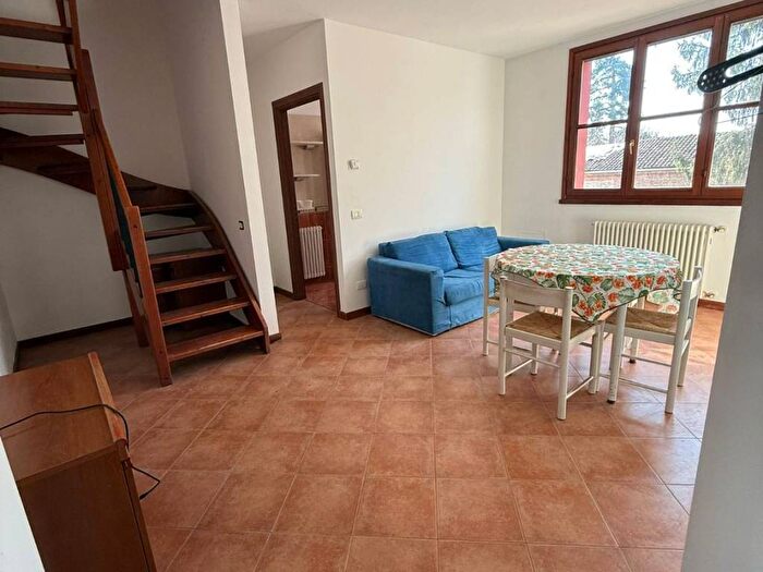 Appartamento bilocale in affitto in Via Roma, Trecasali, Sissa Trecasali