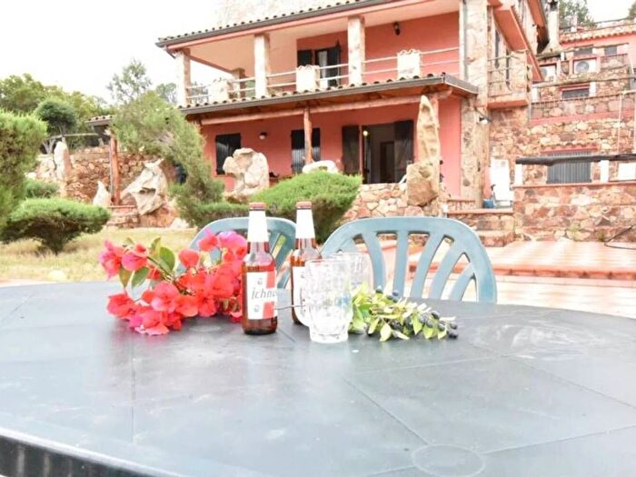 Casa con 6 locali in affitto in Domus De Maria