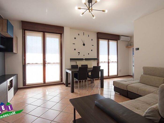 Appartamento trilocale in affitto in Via D Casaroli, Centro, Minerbio