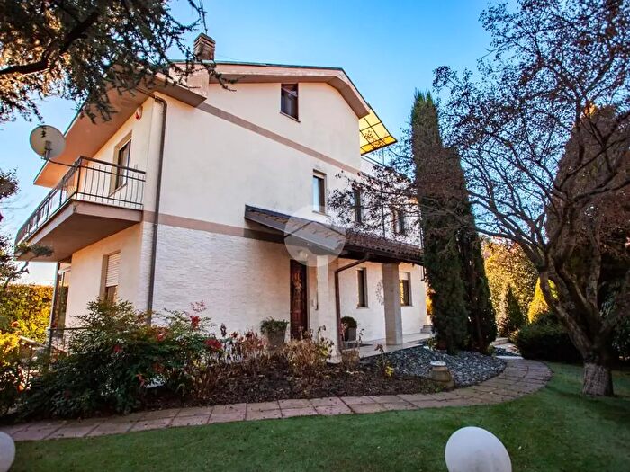 Appartamento quadrilocale in vendita in Appartamento in Trifamiliare Strada Contessa, Caselette