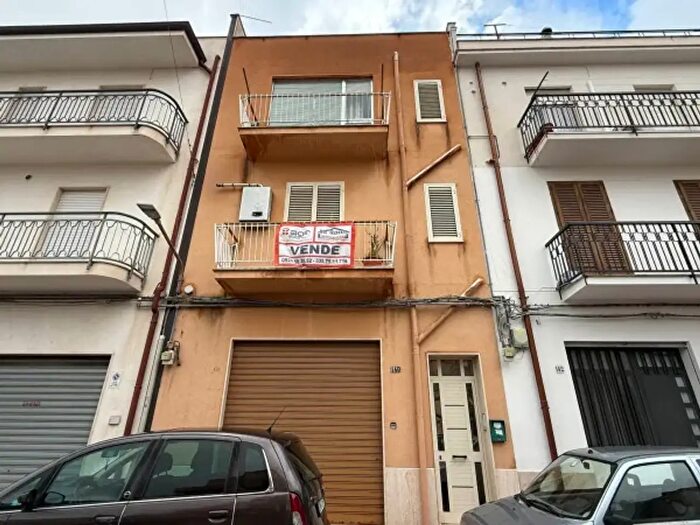 Casa con 6 locali in vendita in Via Edward Jenner, Alcamo
