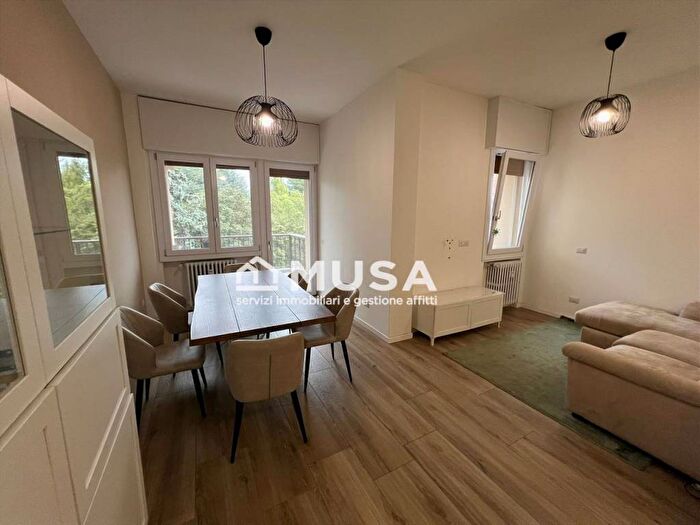 Appartamento trilocale in affitto in Via Luigi Cadorna, Semicentro, Vimercate