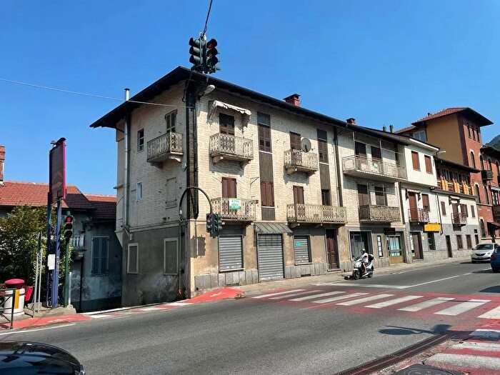 Casa con 14 locali in vendita in Via Roma Trana, Trana