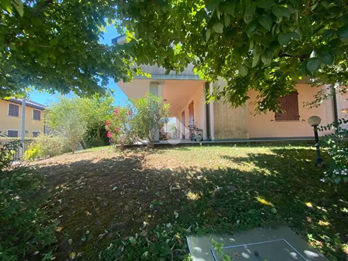Casa con 5 locali in vendita in Via Edmondo De Amicis, Collecchio
