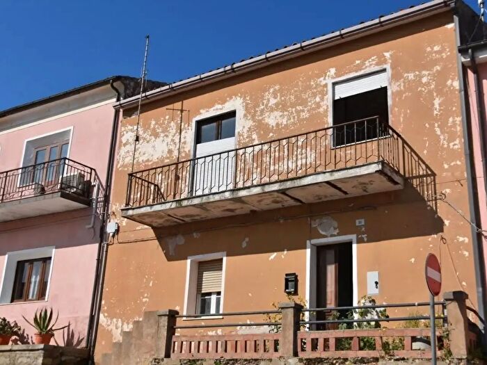 Casa con 6 locali in vendita in Luogosanto