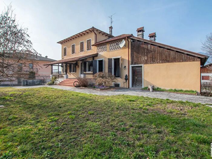 Case in Vendita e in Affitto - 2