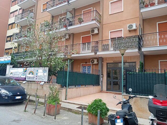 Appartamento trilocale in vendita in Via Francesco Borromini, Palermo