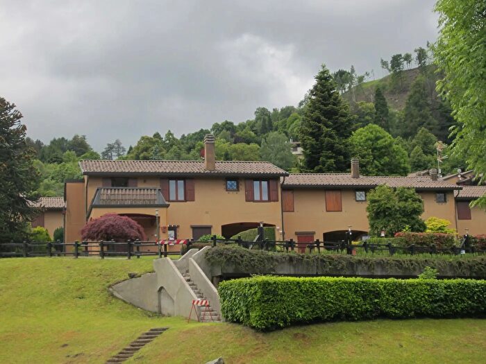 Appartamento trilocale in vendita in Via Gorla, Bellagio