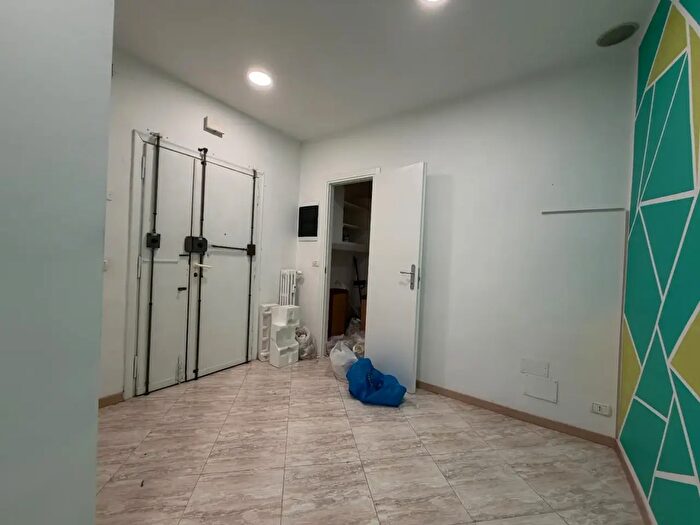 Appartamento trilocale in affitto in Via Tuscolana, Roma