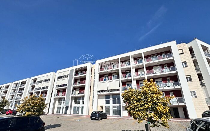 Appartamento trilocale in vendita in Via Valenzano, Capurso