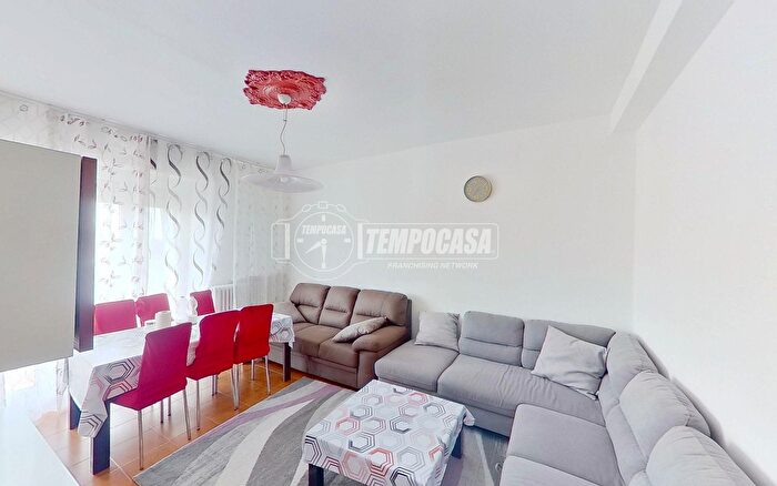 Appartamento trilocale in vendita in Via Ticino, Meda