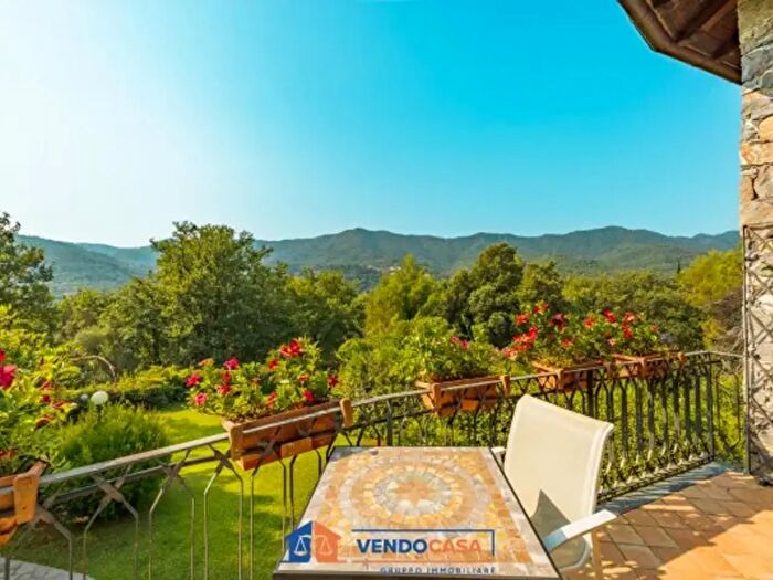 Appartamento trilocale in vendita in Via del Golf, Garlenda