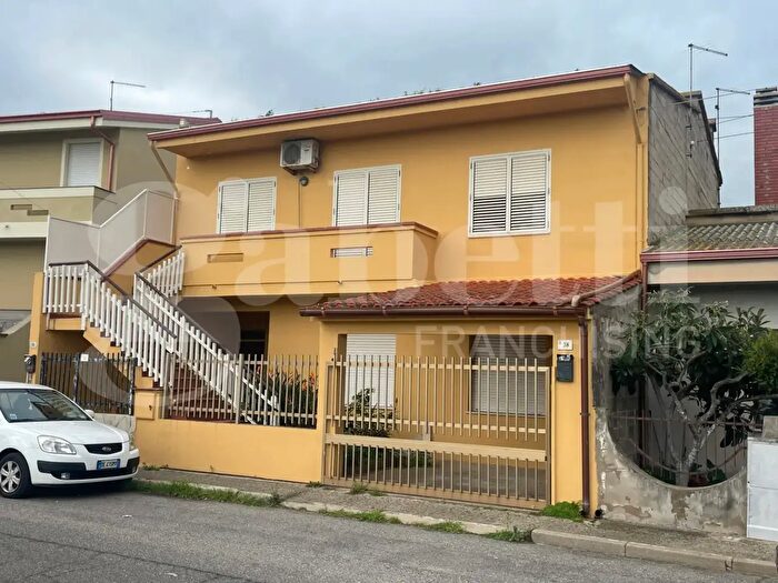 Appartamento trilocale in vendita in Viale Bonaria, Terralba