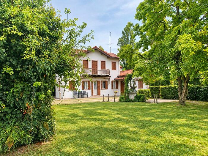 Casa quadrilocale in vendita in Via Ca' Tron, Centro, Dolo