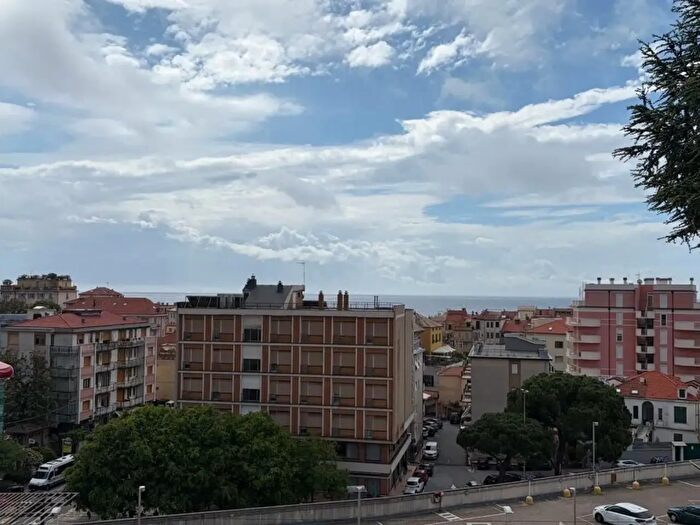 Appartamento quadrilocale in affitto in Via Gioia, Celle Ligure