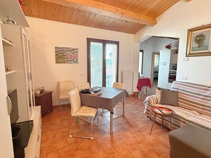 Appartamento trilocale in affitto in Q, Ancona